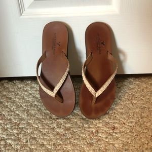 American Eagle flip flops